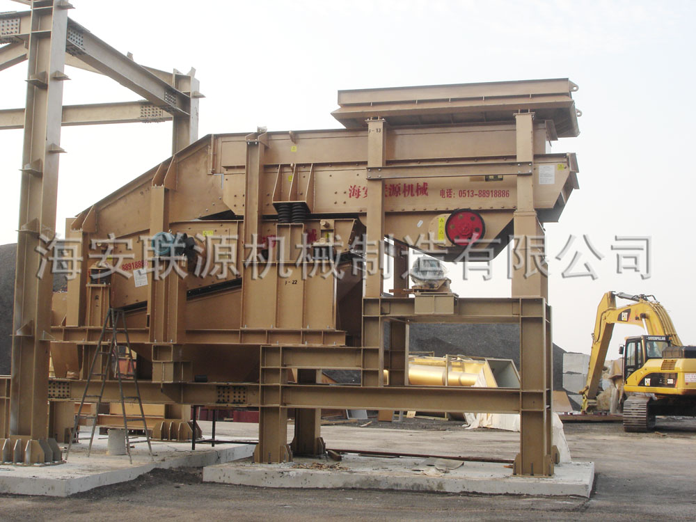 海安聯(lián)源機(jī)械制造有限公司制造的振動(dòng)篩在新加坡的施工現(xiàn)場